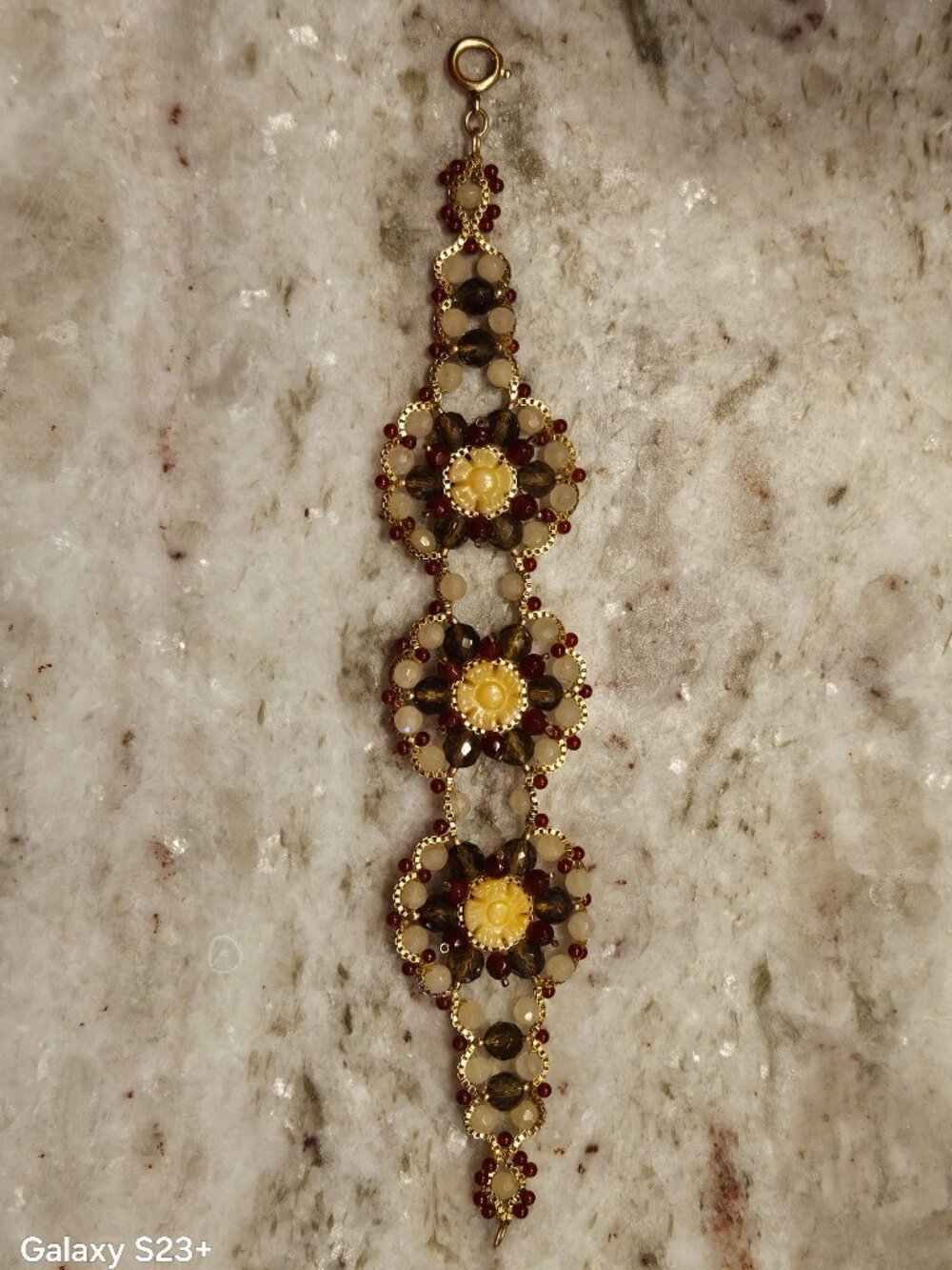 RARE STATEMENT MIGUEL ASES RED GREEN SUMMER FLOWER CALCITE STRAND BRACELET